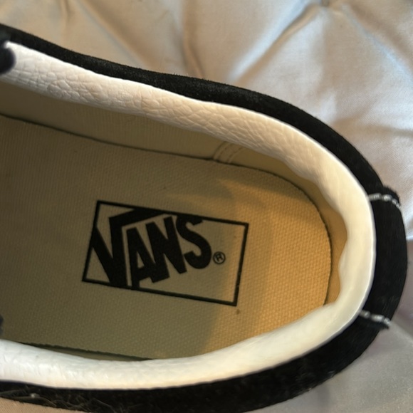 Classic Black and White Women's Sneakers - Picture 4 of 6